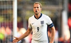 包含英格兰队换帅，重返胜利轨道的词条