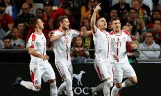 九游娱乐电竞-欧国联比赛接连取胜，球队晋级冲刺的简单介绍