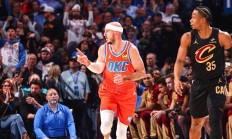 九游娱乐官网入口-爵士队在NBA季后赛中屡败屡战