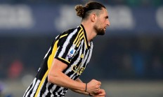 九游娱乐中国官网-尤文图斯客场逆袭热那亚，继续保持不败纪录