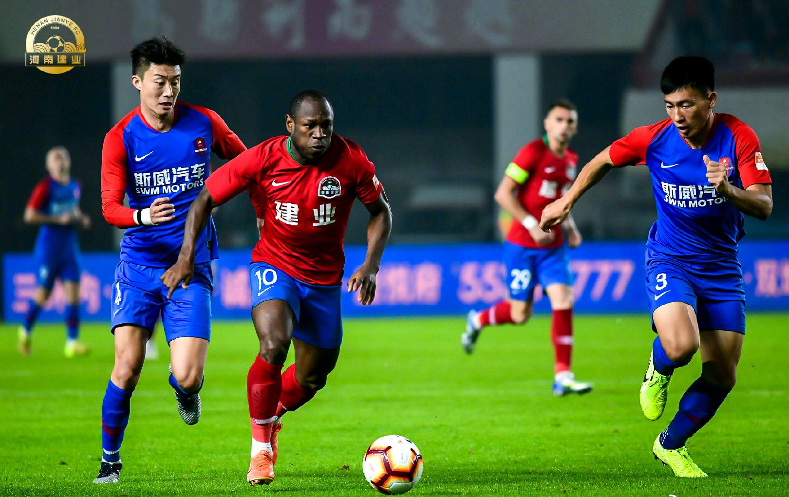 重庆斯威迎战河南建业，豪取三分不容易的简单介绍