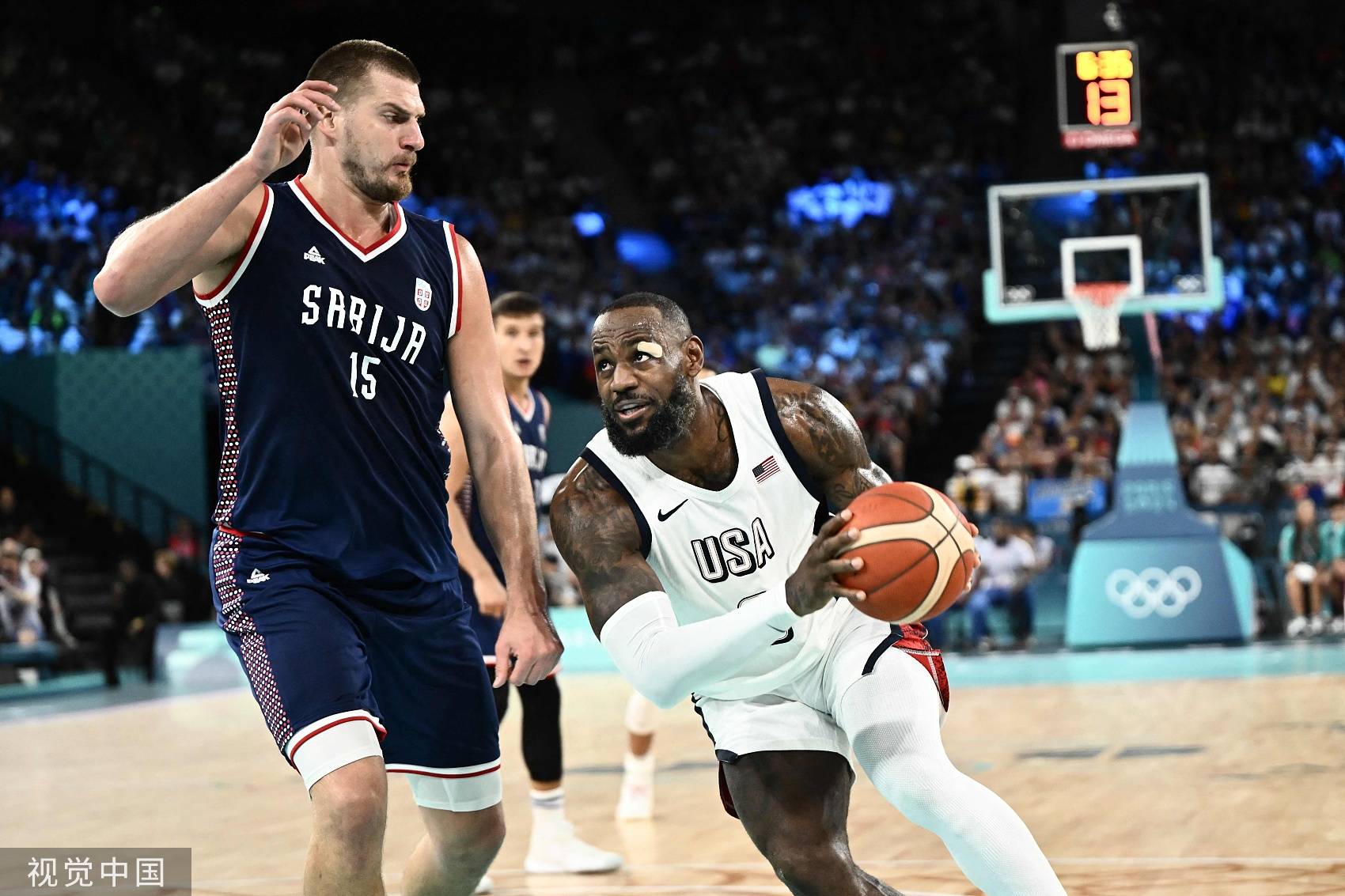 美国队逆转晋级半决赛,豪取胜利 美国队逆转晋级半决赛,豪取胜利