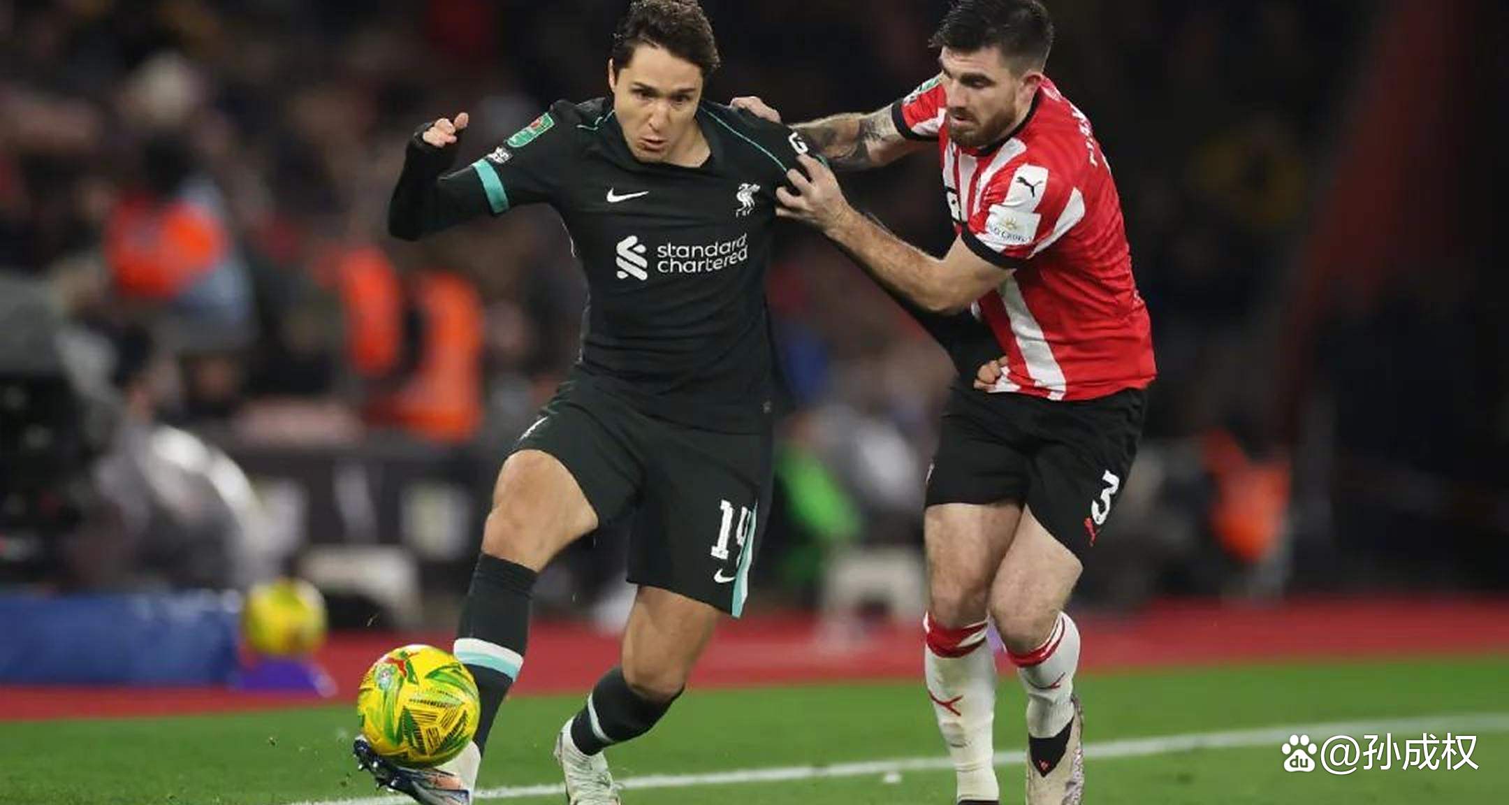 包含巴黎圣日耳曼有意引进基耶利尼，意甲最佳后卫或将转会的词条