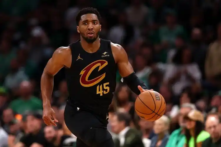 爵士队战胜国王队，米切尔32分创季度新高的简单介绍