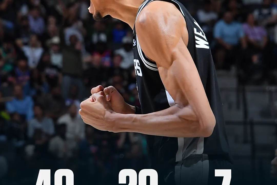 包含马刺主场击败魔术，取得三连胜的词条